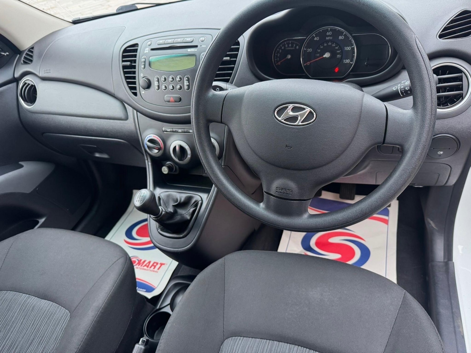 Used Hyundai i10 2012 for sale - 77400432: Photo 24