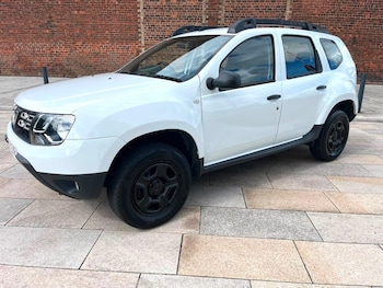 Used Dacia Duster 2017 for sale - 79590539: Photo