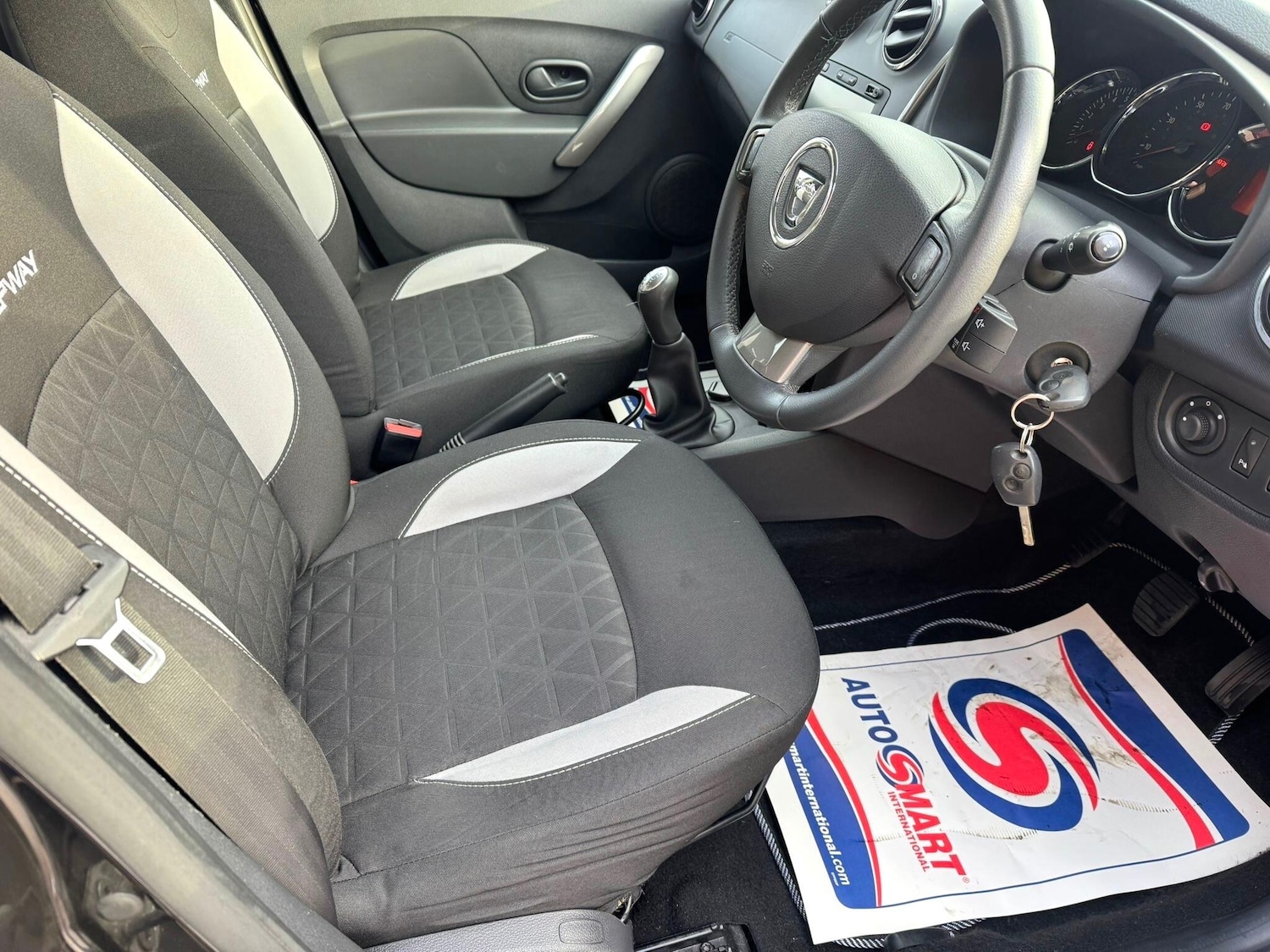 Used Dacia Sandero Stepway 2013 for sale - 77163358: Photo 28