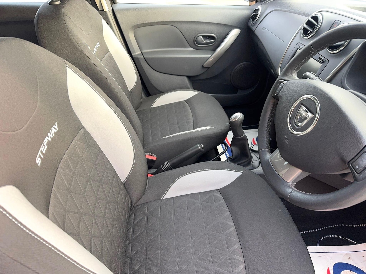 Used Dacia Sandero Stepway 2013 for sale - 77163358: Photo 33