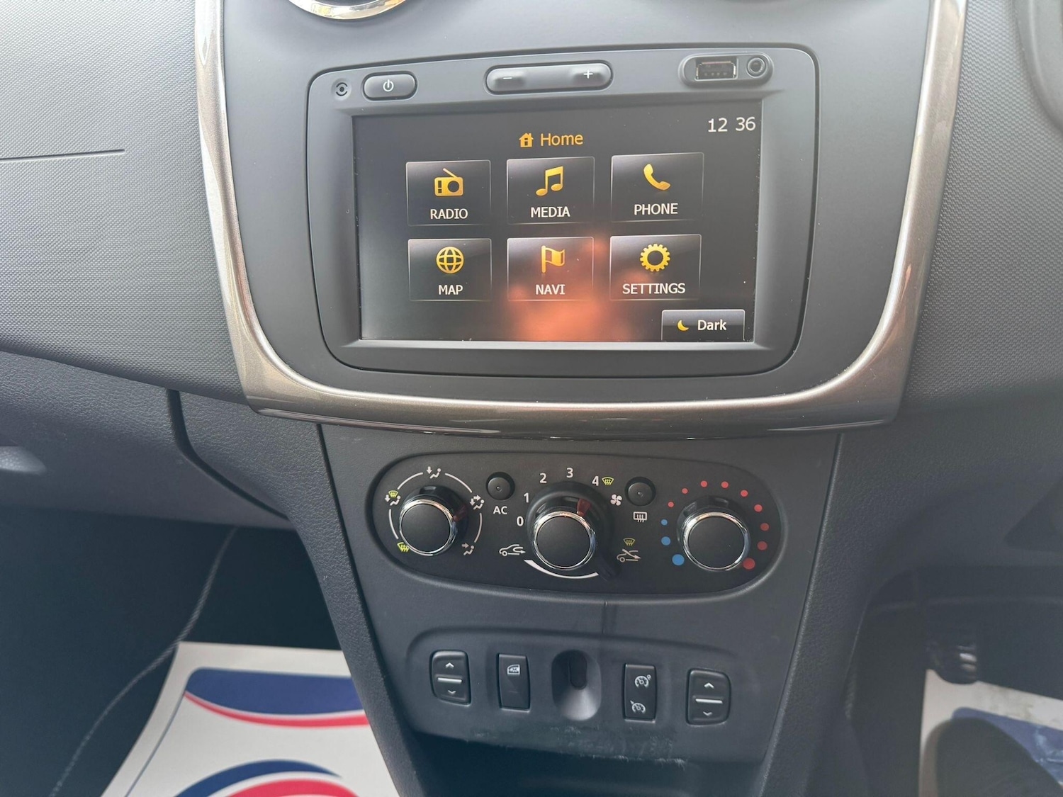 Used Dacia Sandero Stepway 2013 for sale - 77163358: Photo 39