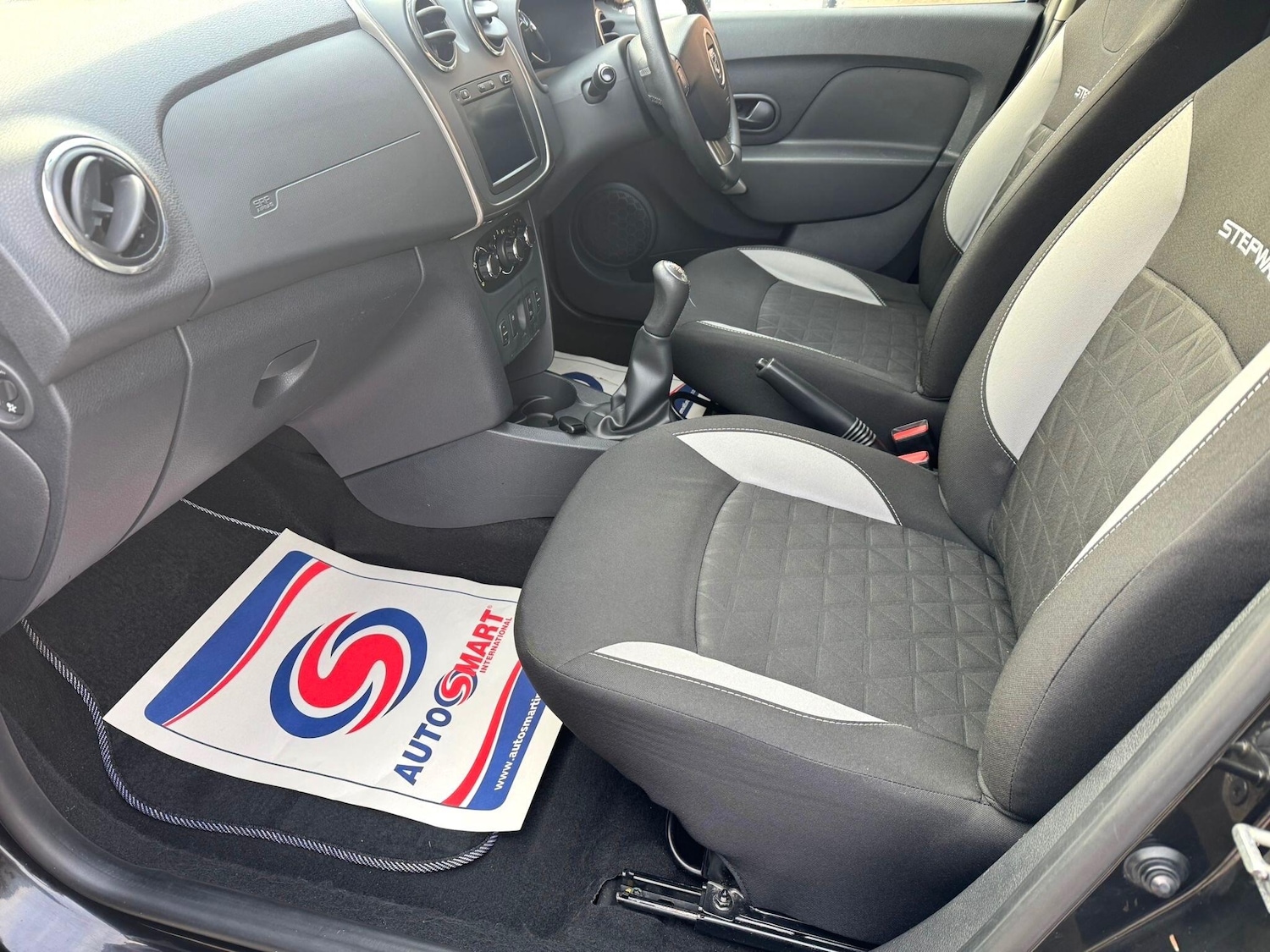 Used Dacia Sandero Stepway 2013 for sale - 77163358: Photo 45