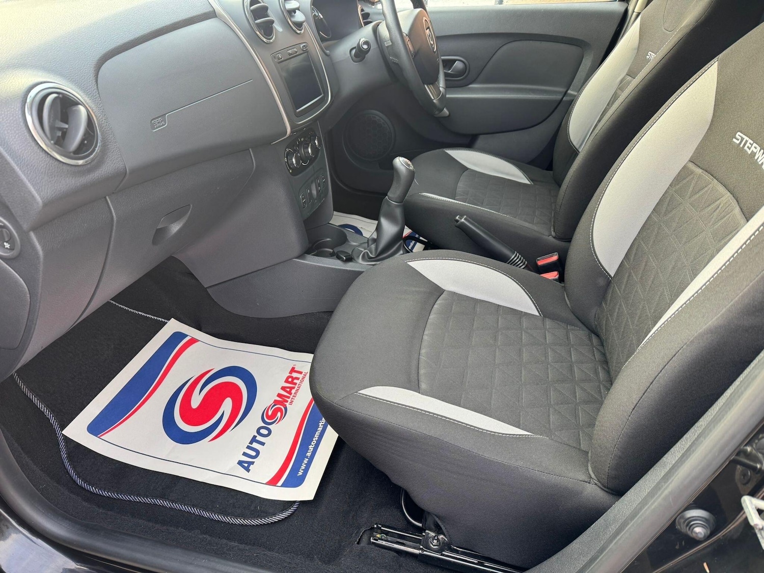 Used Dacia Sandero Stepway 2013 for sale - 77163358: Photo 46