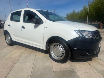Used Dacia Sandero 2015 for sale - 78362495: Photo