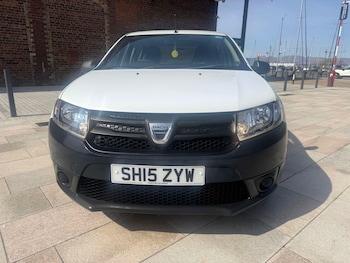 Used Dacia Sandero 2015 for sale - 78362495: Photo