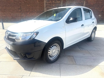 Used Dacia Sandero 2015 for sale - 78362495: Photo