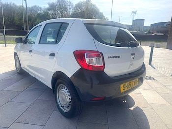 Used Dacia Sandero 2015 for sale - 78362495: Photo