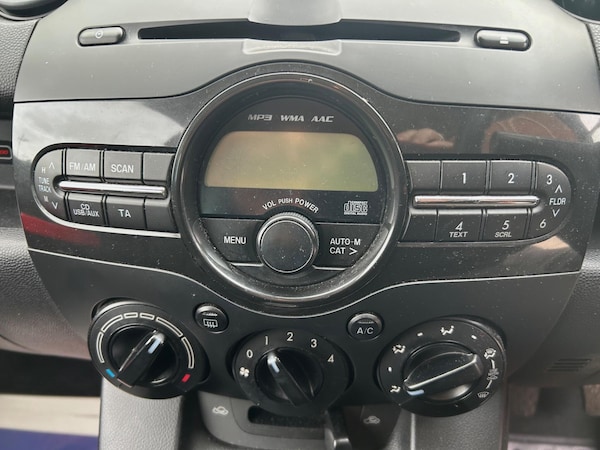 Used Mazda Mazda2 2014 for sale - 76012931: Photo 16