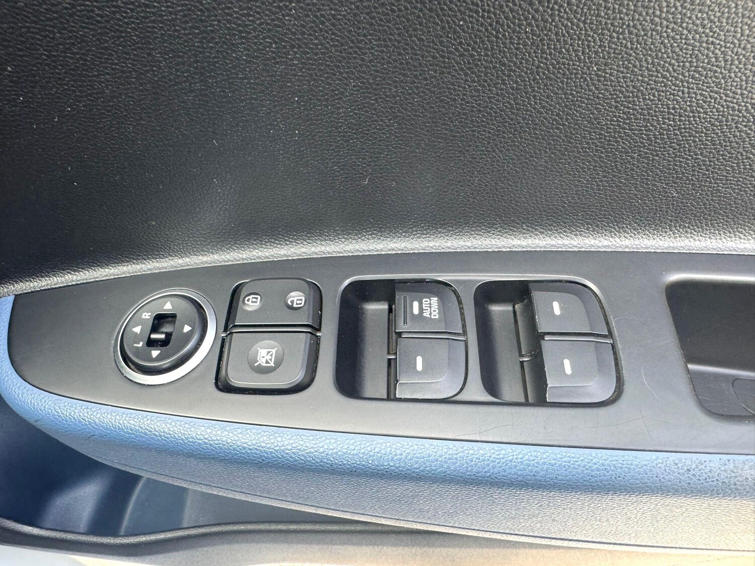 Used Hyundai i10 for sale - 77695669: Photo 28