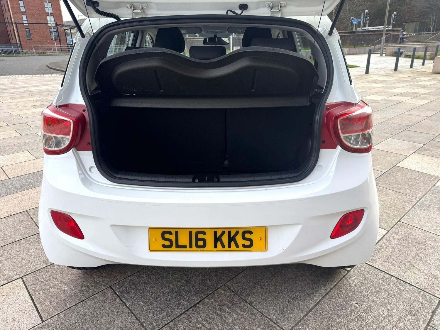 Used Hyundai i10 for sale - 77695669: Photo 37