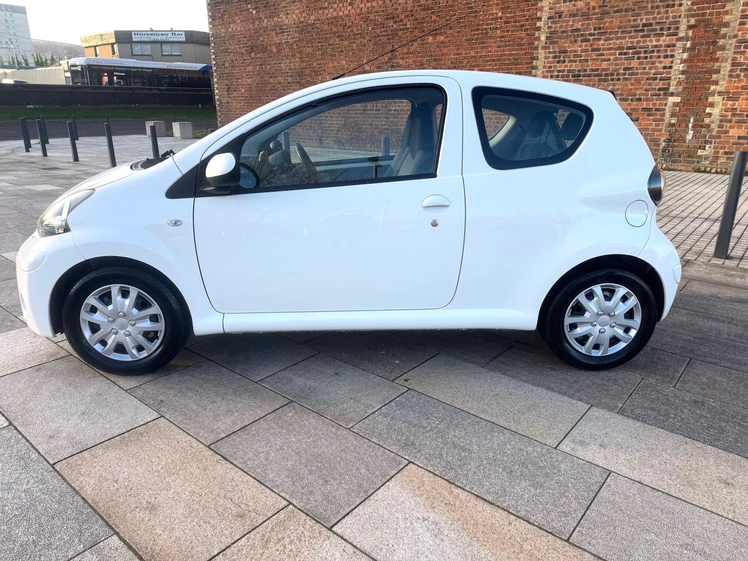 Used Toyota AYGO 2014 for sale - 77066371: Photo 23