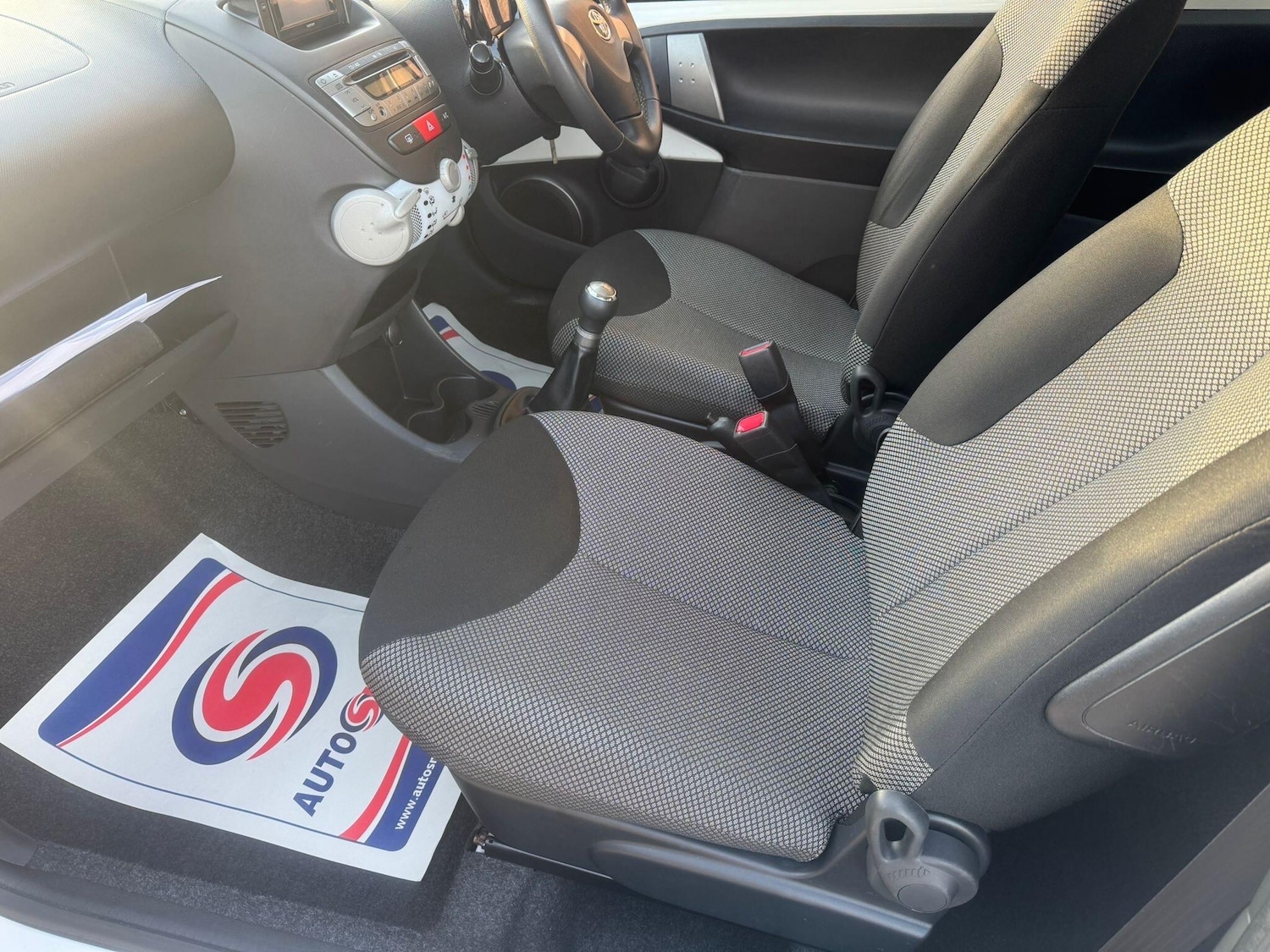 Used Toyota AYGO 2014 for sale - 77066371: Photo 57