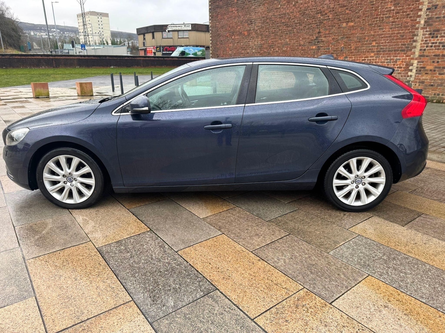 Used Volvo V40 2014 for sale - 77511425: Photo 14