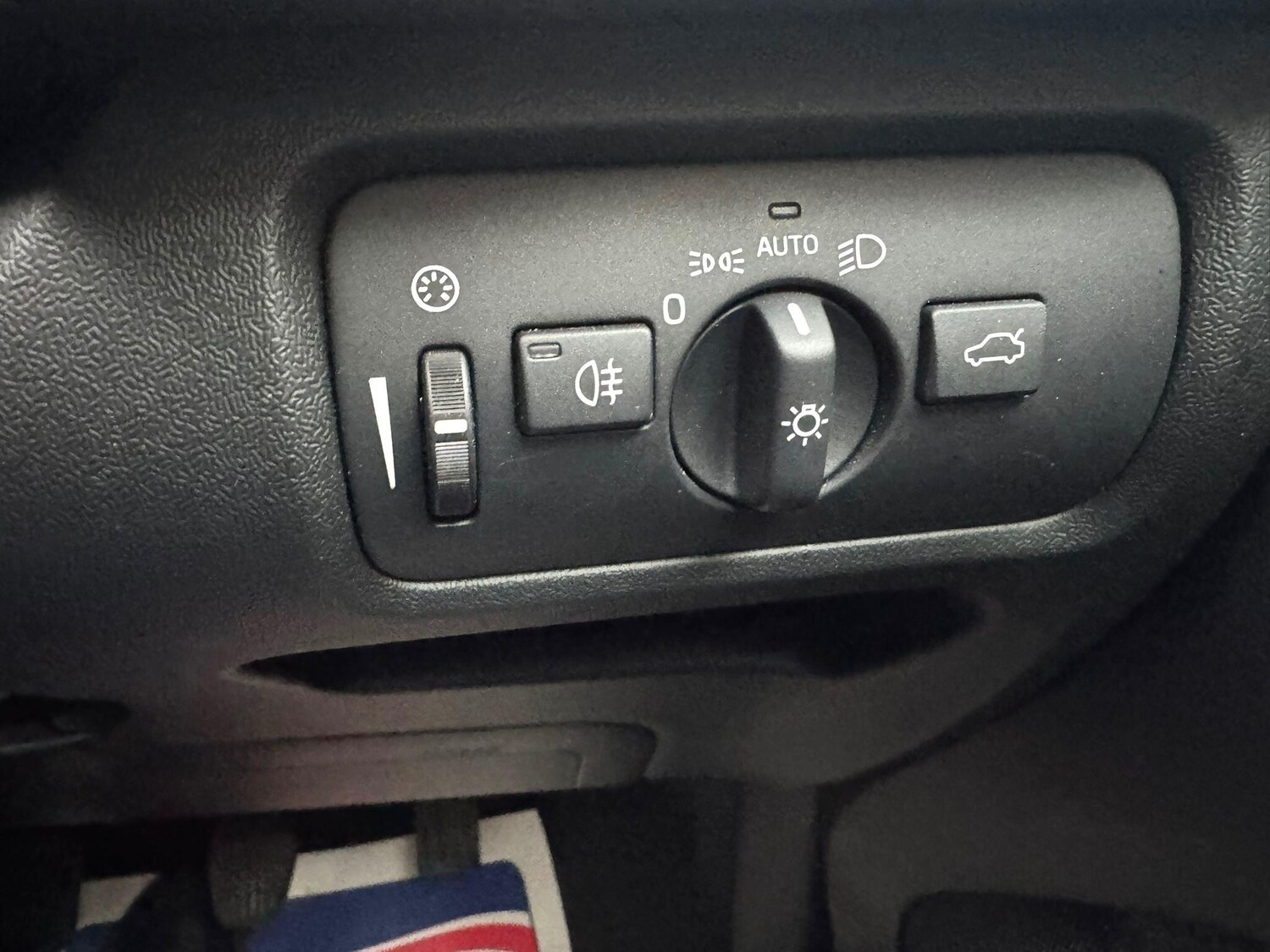 Used Volvo V40 2014 for sale - 77511425: Photo 22