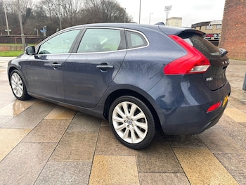 Used Volvo V40 2014 for sale - 77511425: Photo