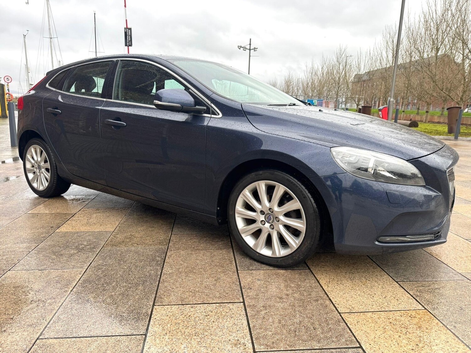 Used Volvo V40 2014 for sale - 77511425: Photo 6