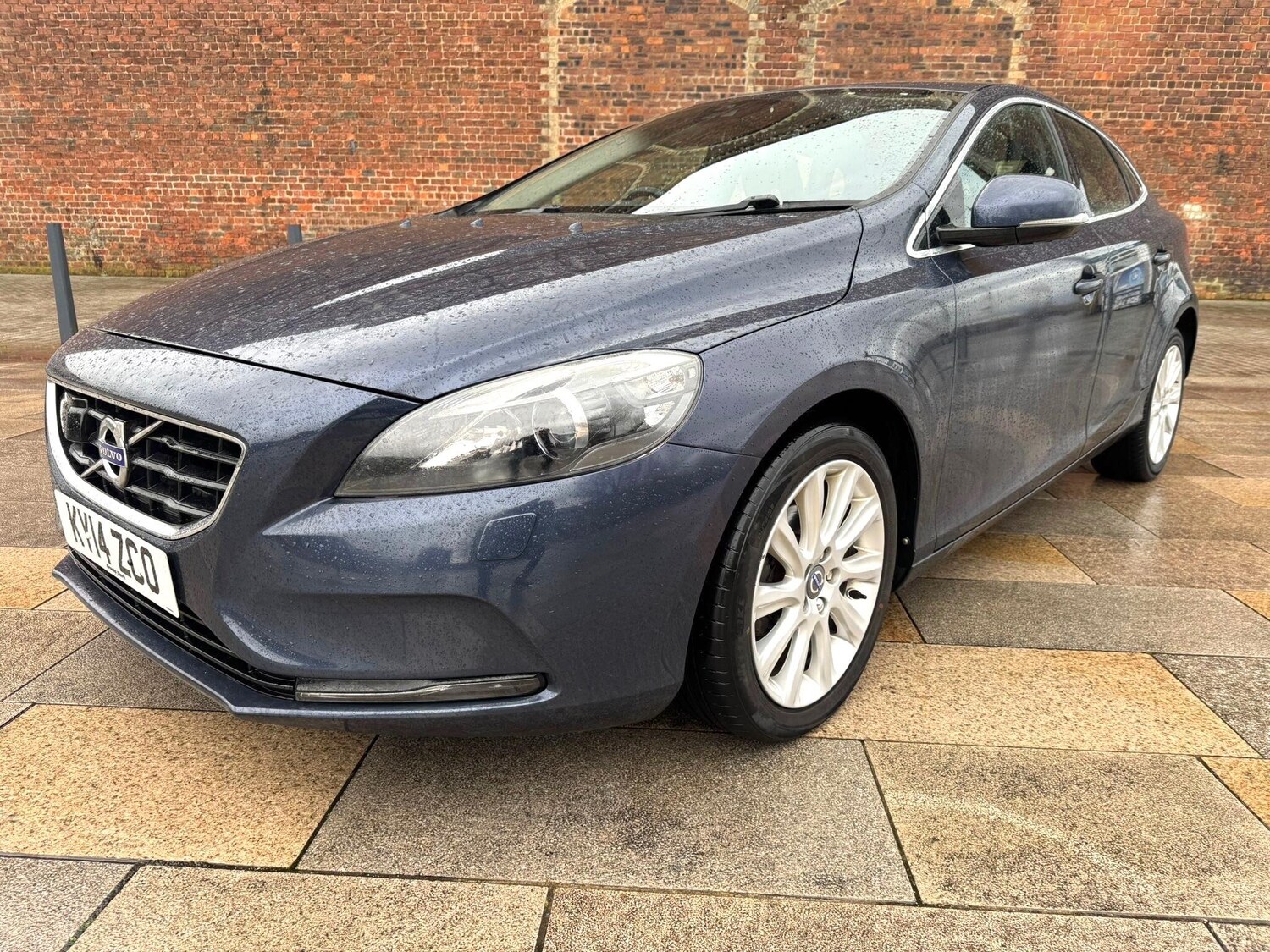 Used Volvo V40 2014 for sale - 77511425: Photo 9