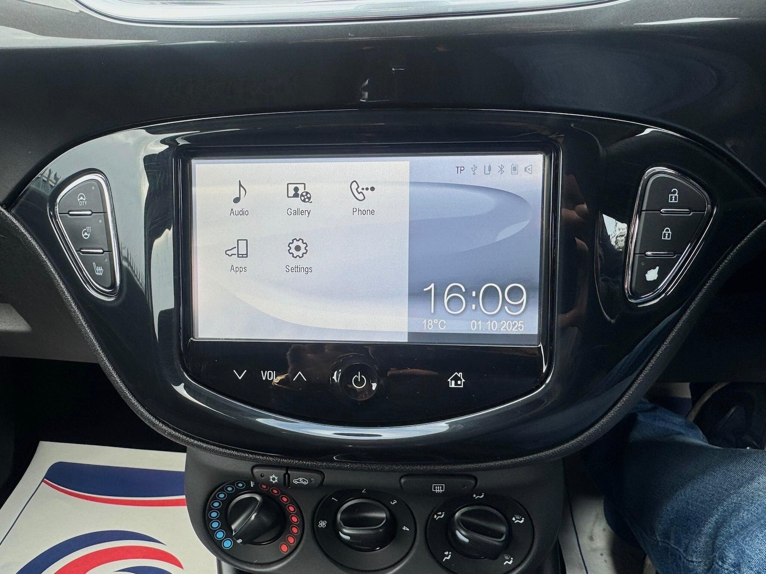 Used Vauxhall Corsa 2015 for sale - 76136272: Photo 31