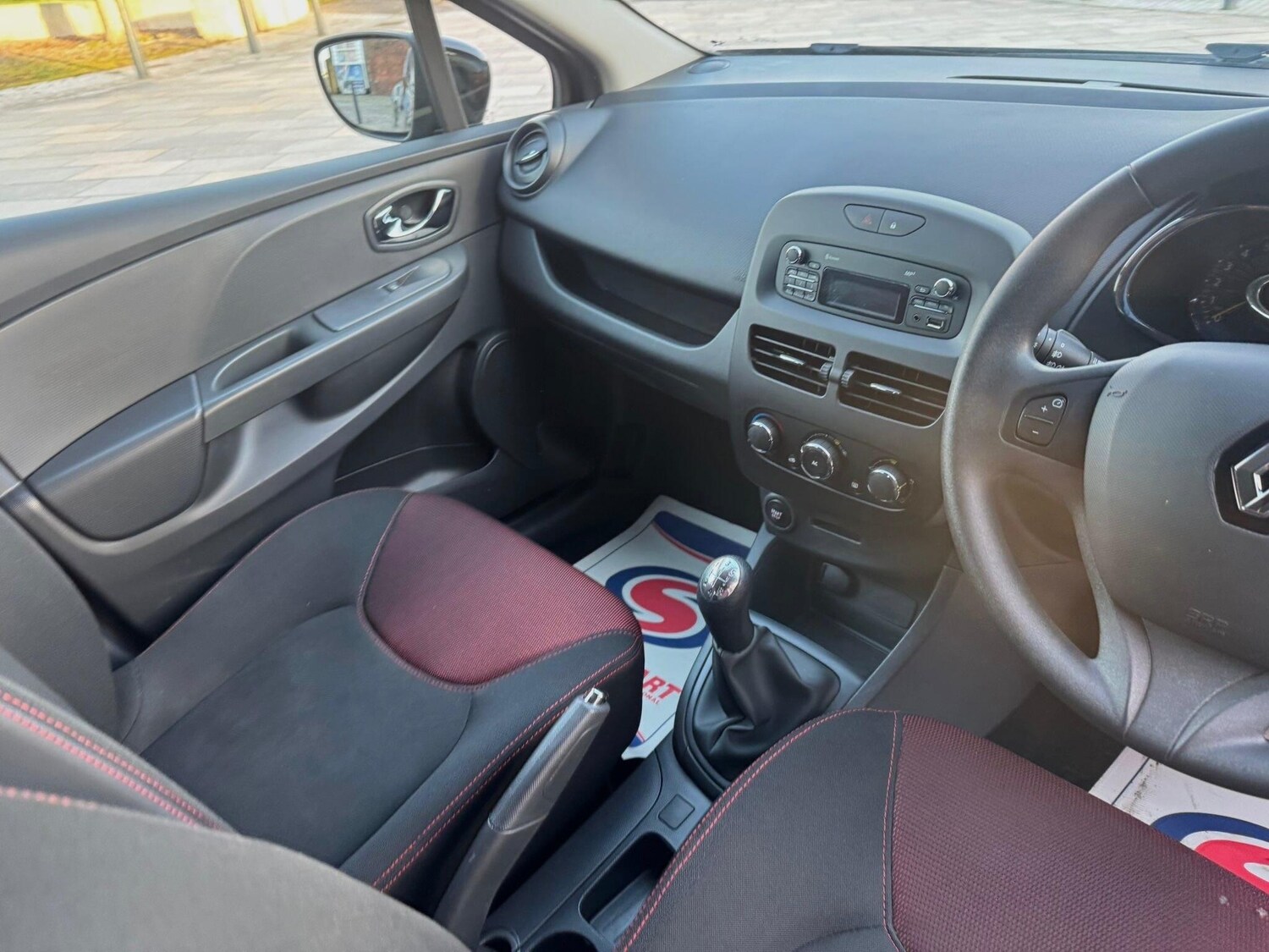 Used Renault Clio for sale - 77738129: Photo 15