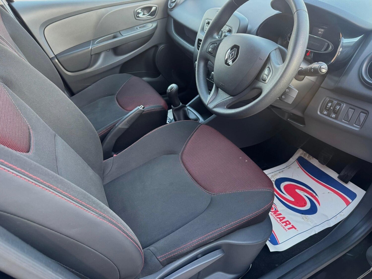 Used Renault Clio for sale - 77738129: Photo 17