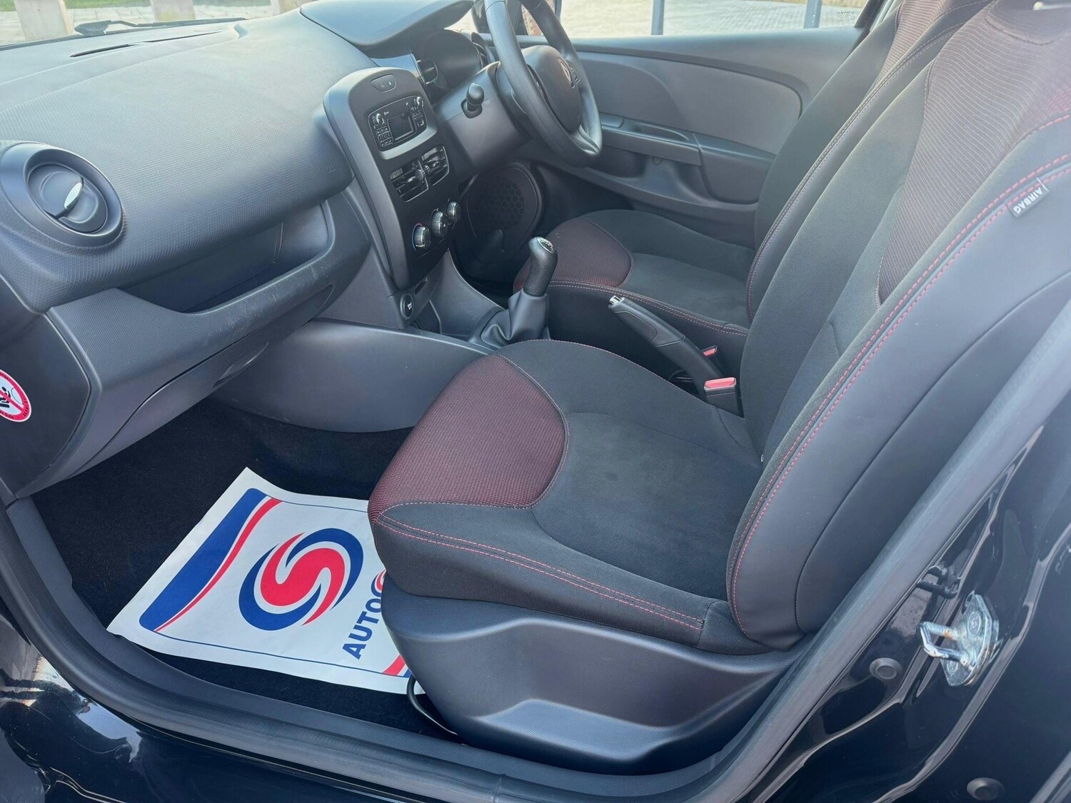 Used Renault Clio for sale - 77738129: Photo 24