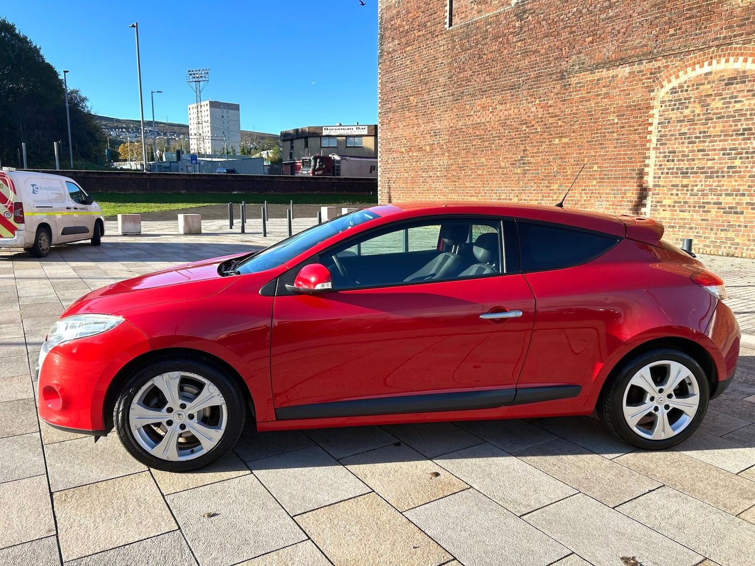 Used Renault Megane 2010 for sale - 76349187: Photo 10