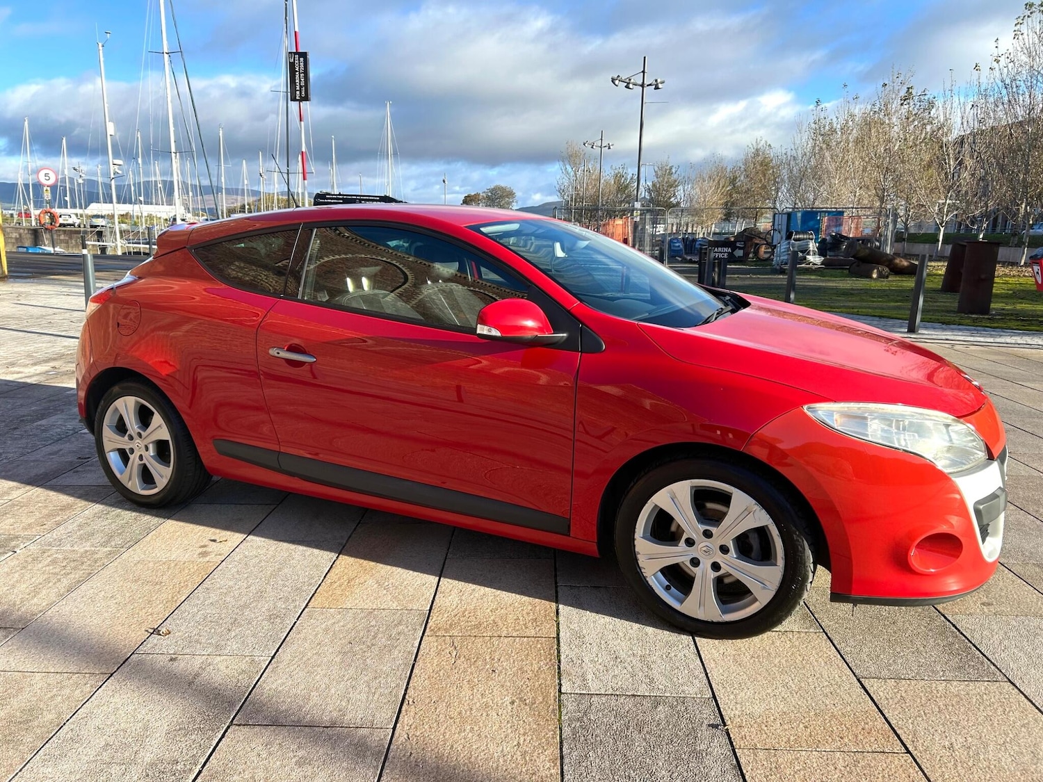 Used Renault Megane 2010 for sale - 76349187: Photo 5