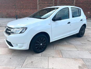Used Dacia Sandero 2016 for sale - 79634794: Photo