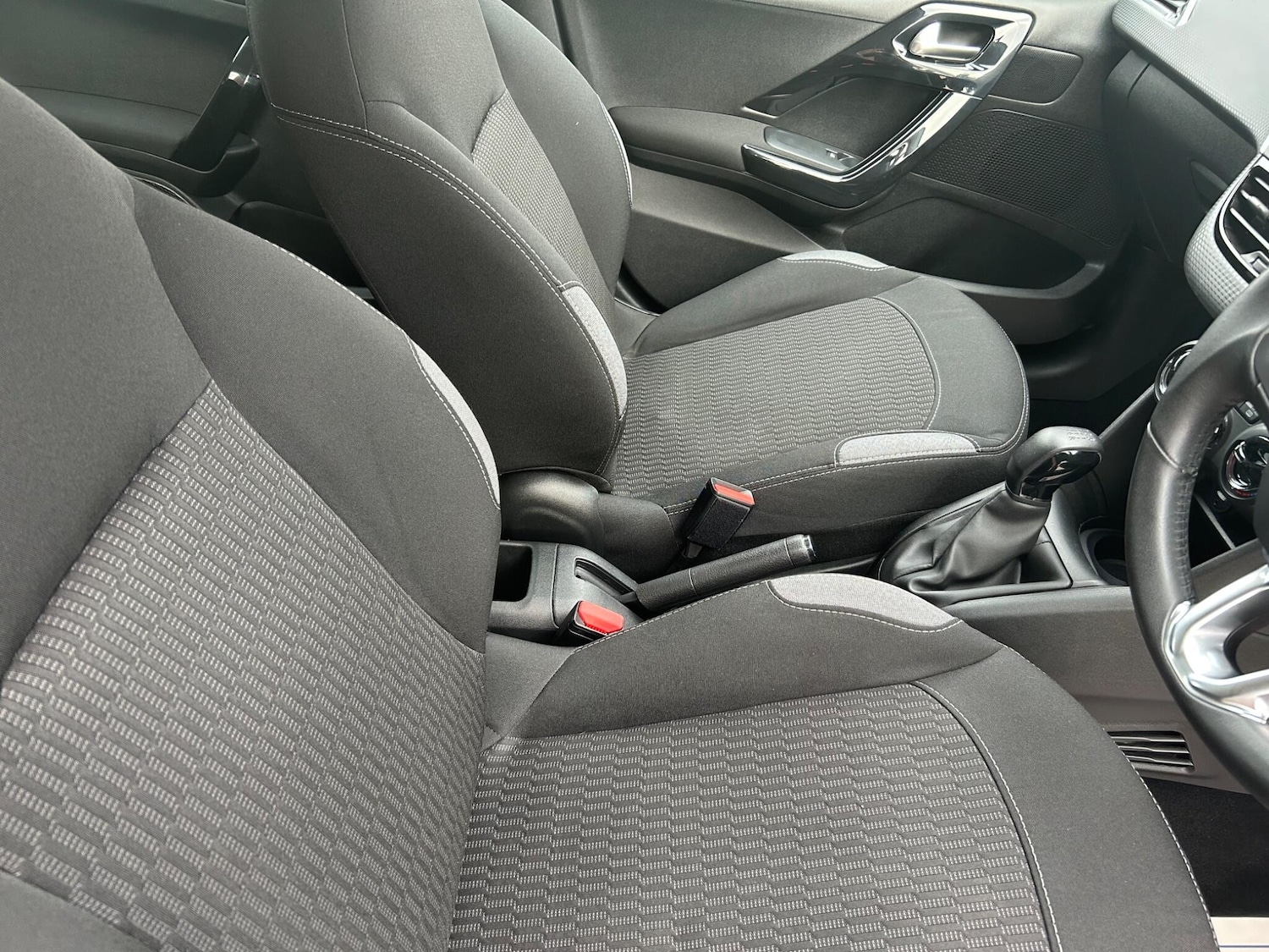 Used Peugeot 208 2016 for sale - 76658694: Photo 19