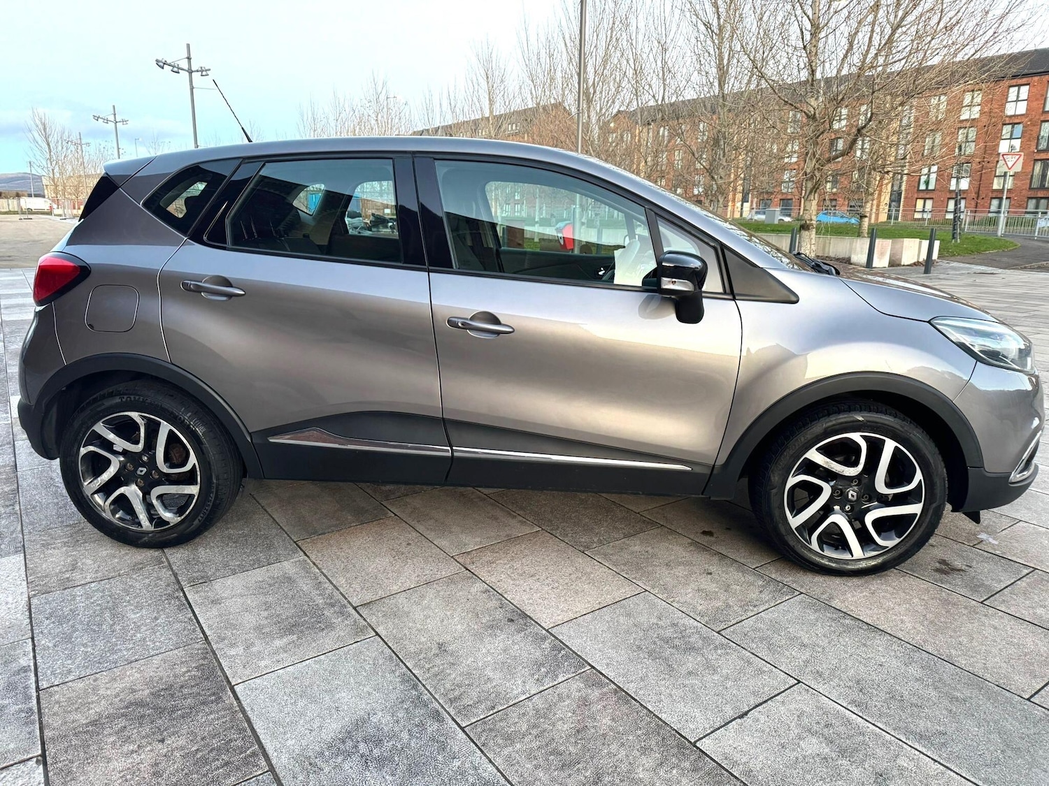 Used Renault Captur 2015 for sale - 76645132: Photo 25
