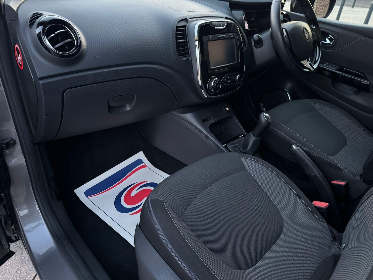 Used Renault Captur 2015 for sale - 76645132: Photo 45