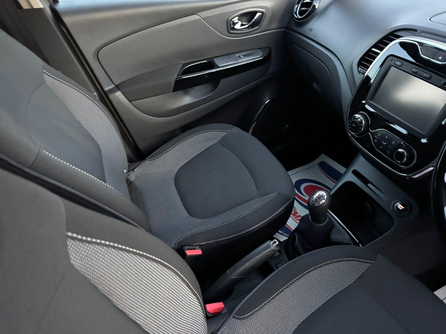 Used Renault Captur 2015 for sale - 76645132: Photo 47