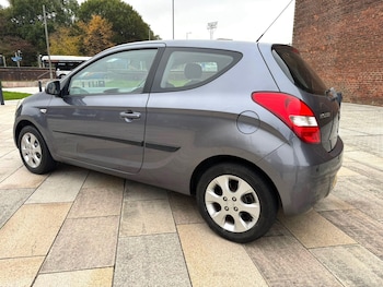Used Hyundai i20 2010 for sale - 76270208: Photo
