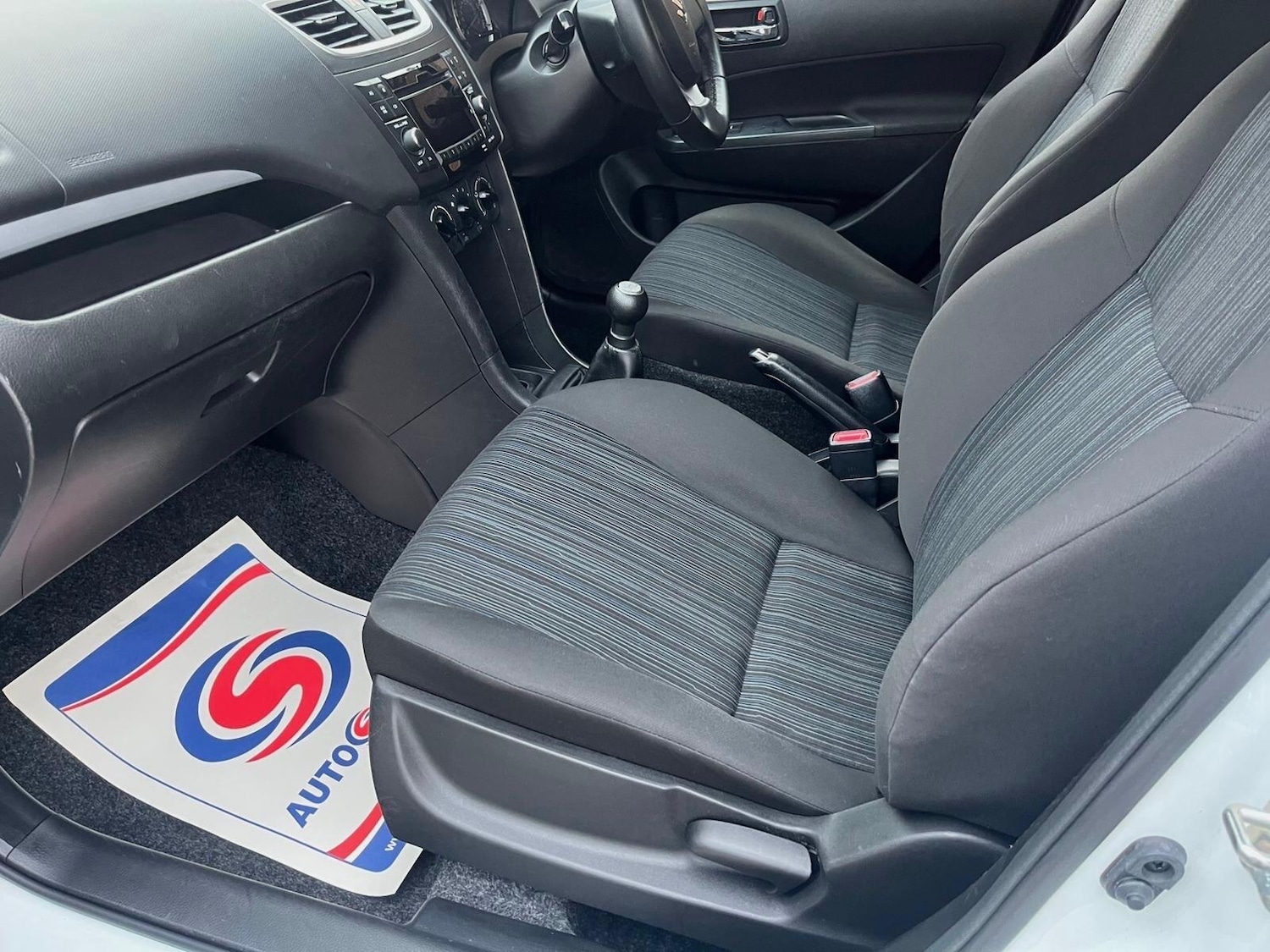 Used Suzuki Swift 2014 for sale - 77400460: Photo 25