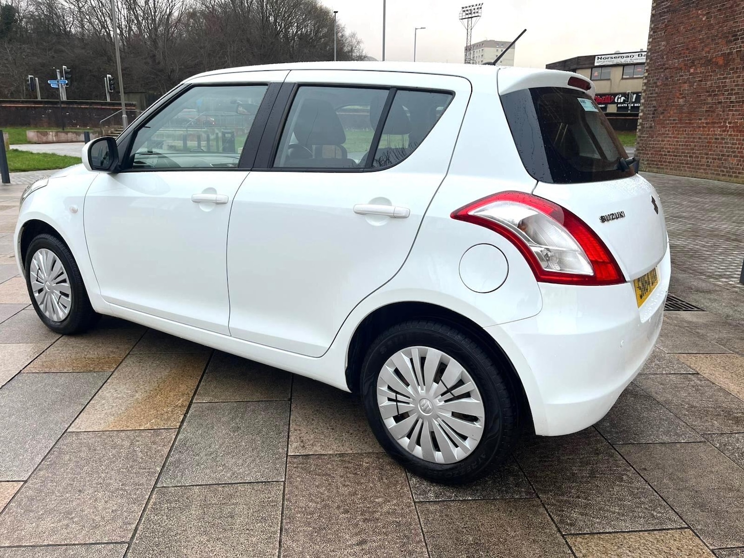 Used Suzuki Swift 2014 for sale - 77400460: Photo 8