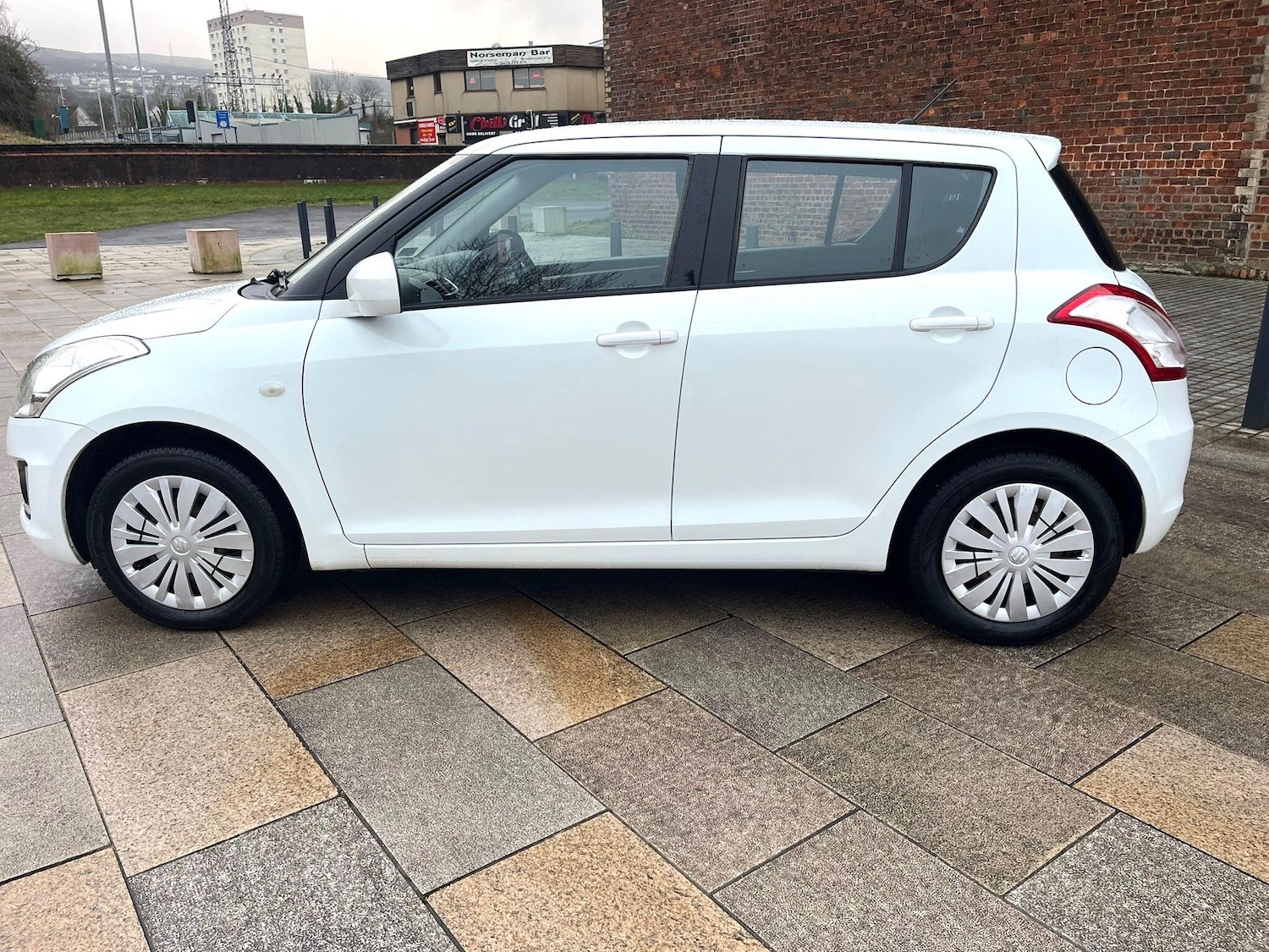 Used Suzuki Swift 2014 for sale - 77400460: Photo 9