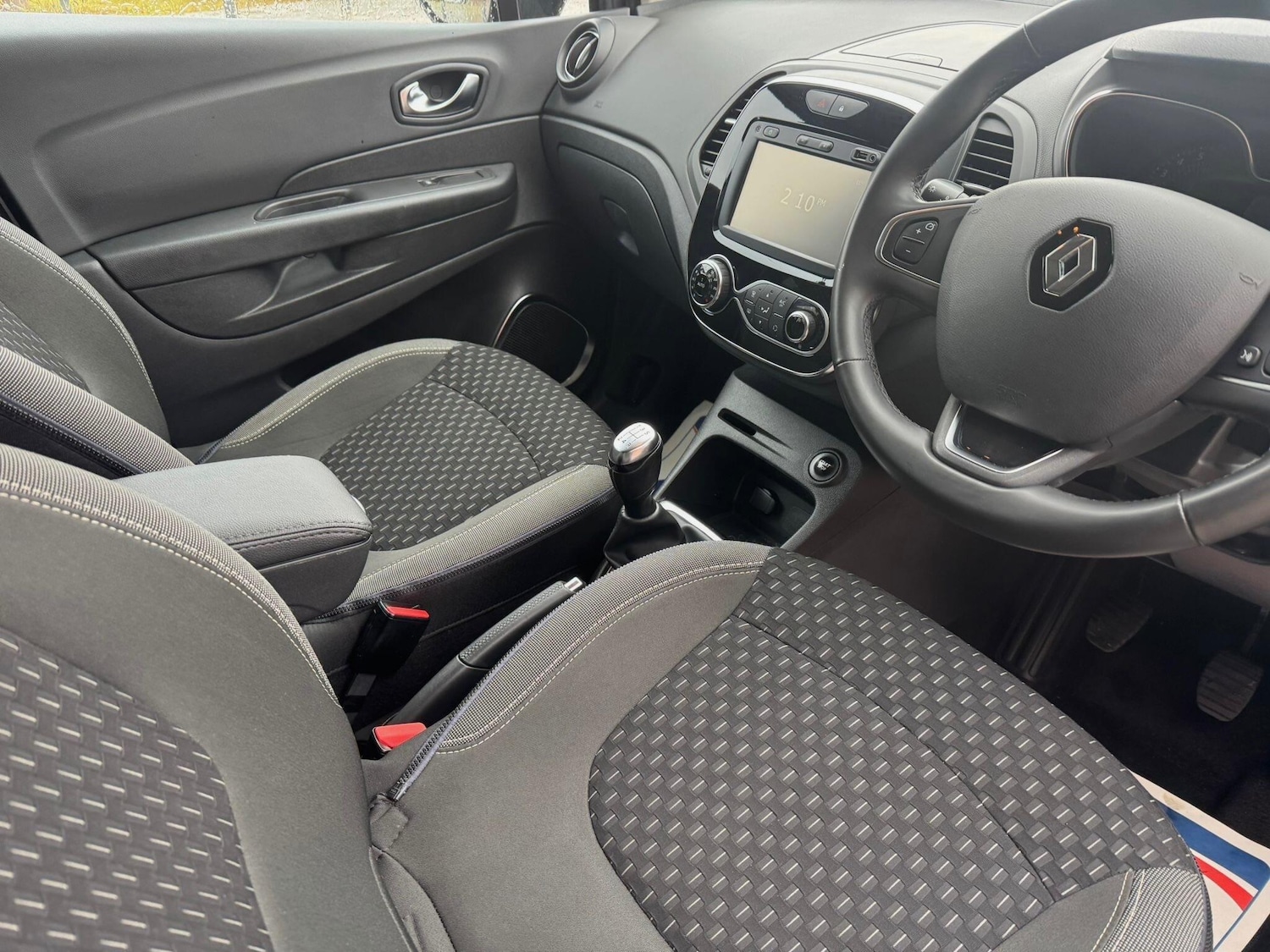 Used Renault Captur for sale - 78006360: Photo 22