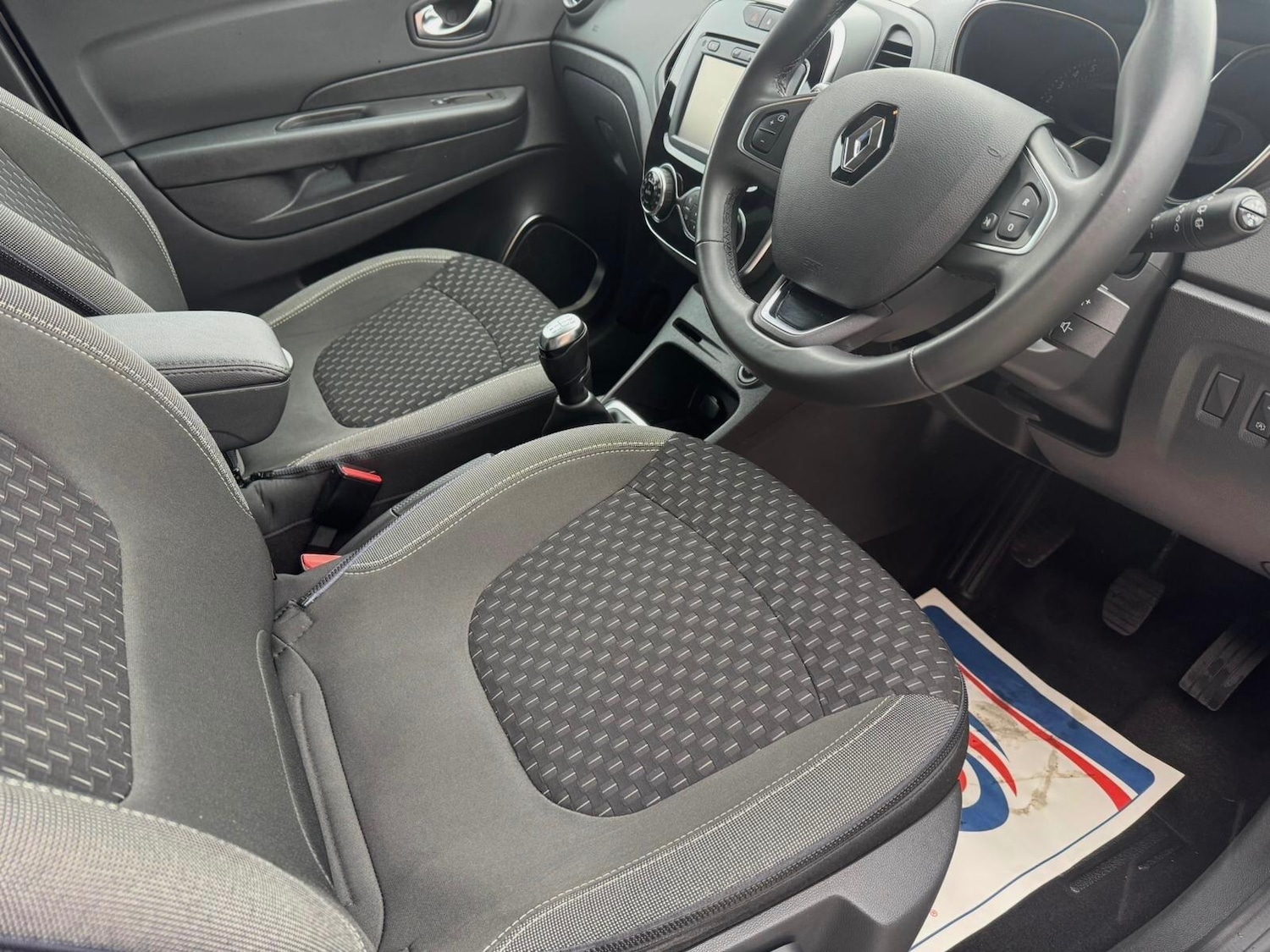 Used Renault Captur for sale - 78006360: Photo 24