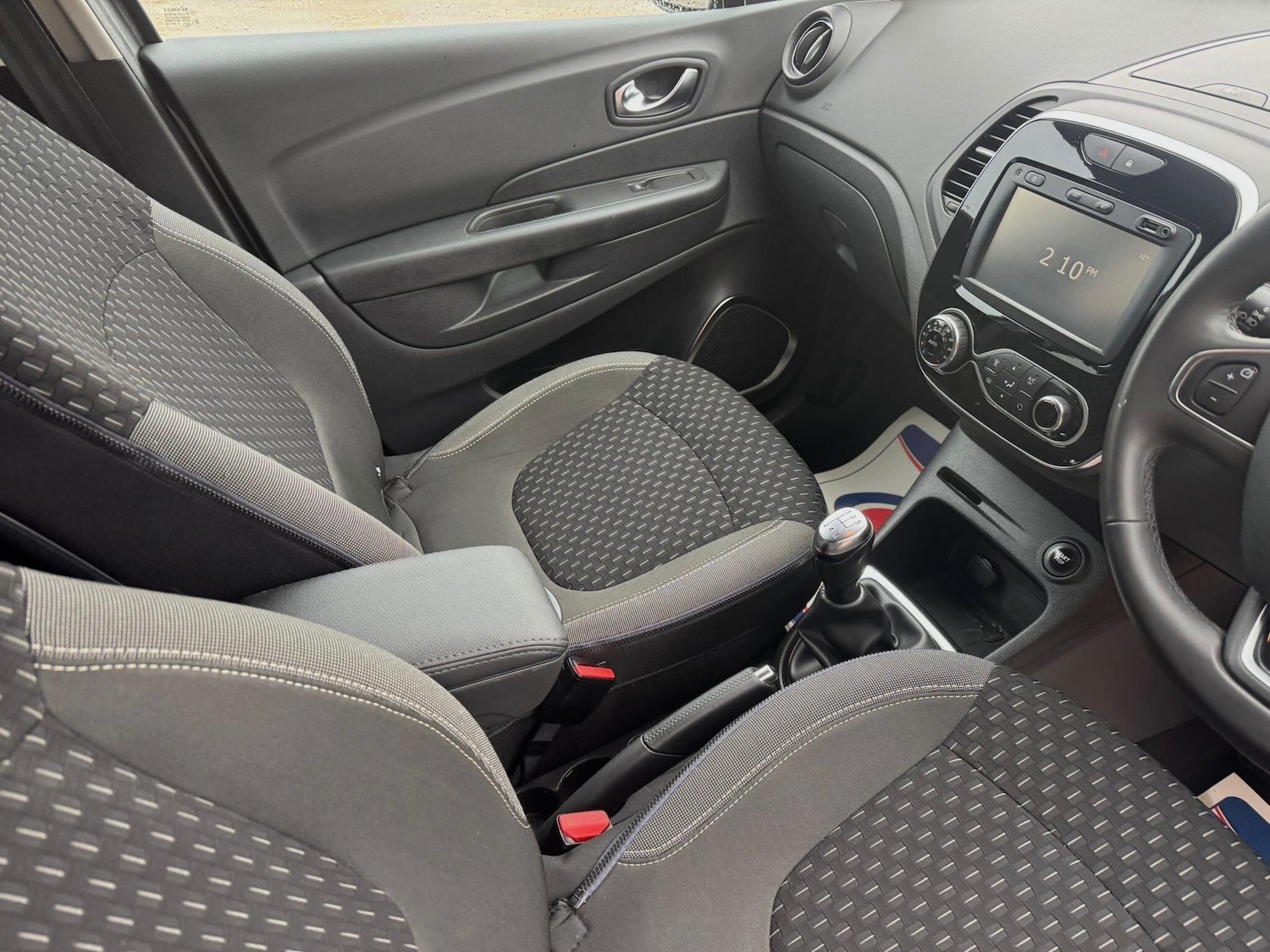 Used Renault Captur for sale - 78006360: Photo 25