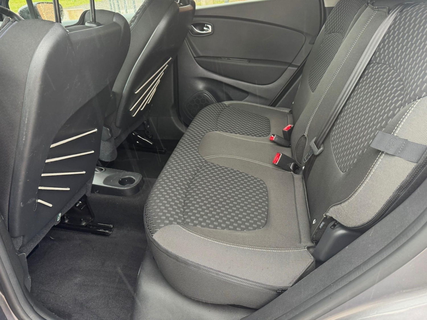 Used Renault Captur for sale - 78006360: Photo 28