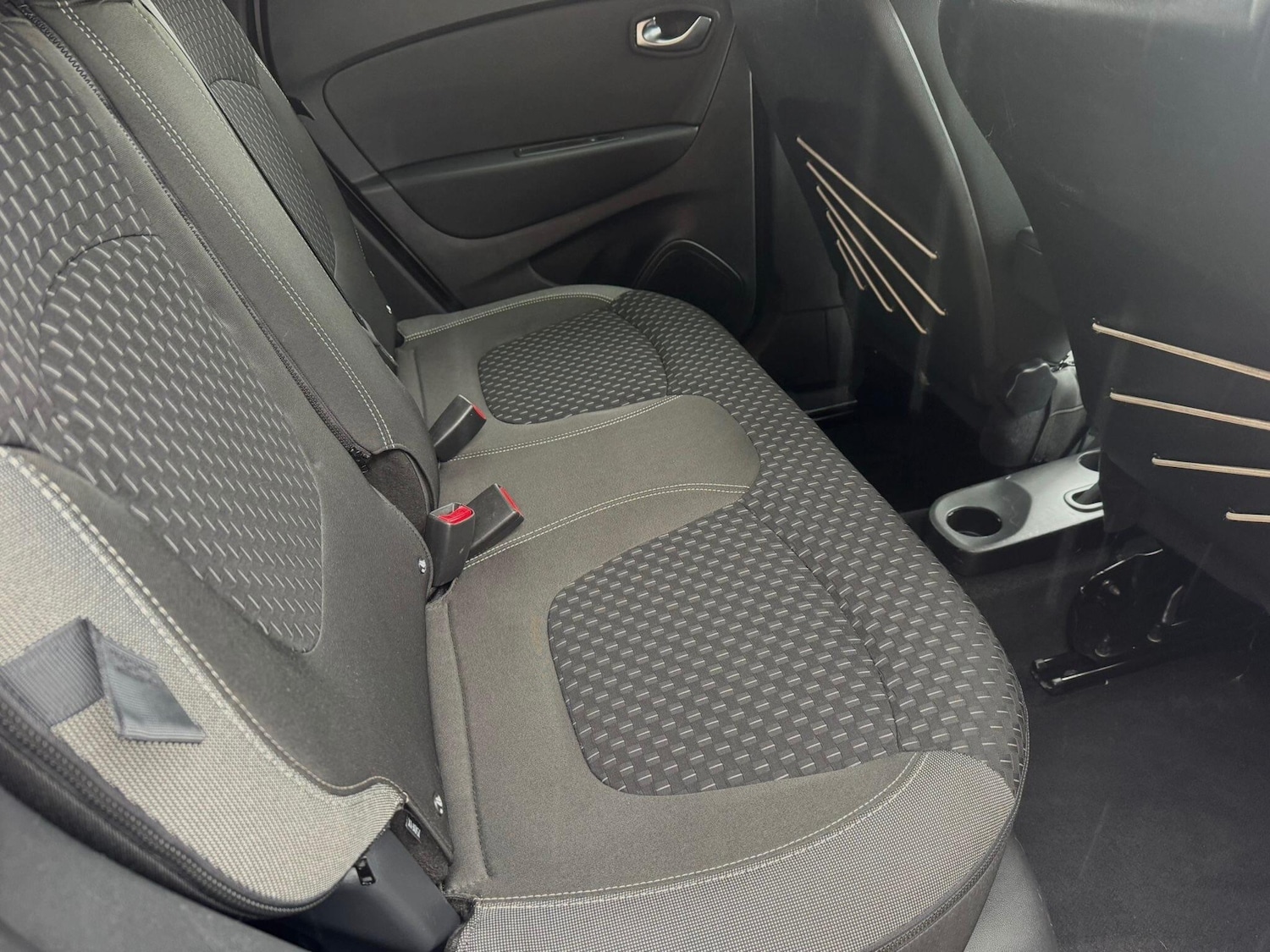 Used Renault Captur for sale - 78006360: Photo 29