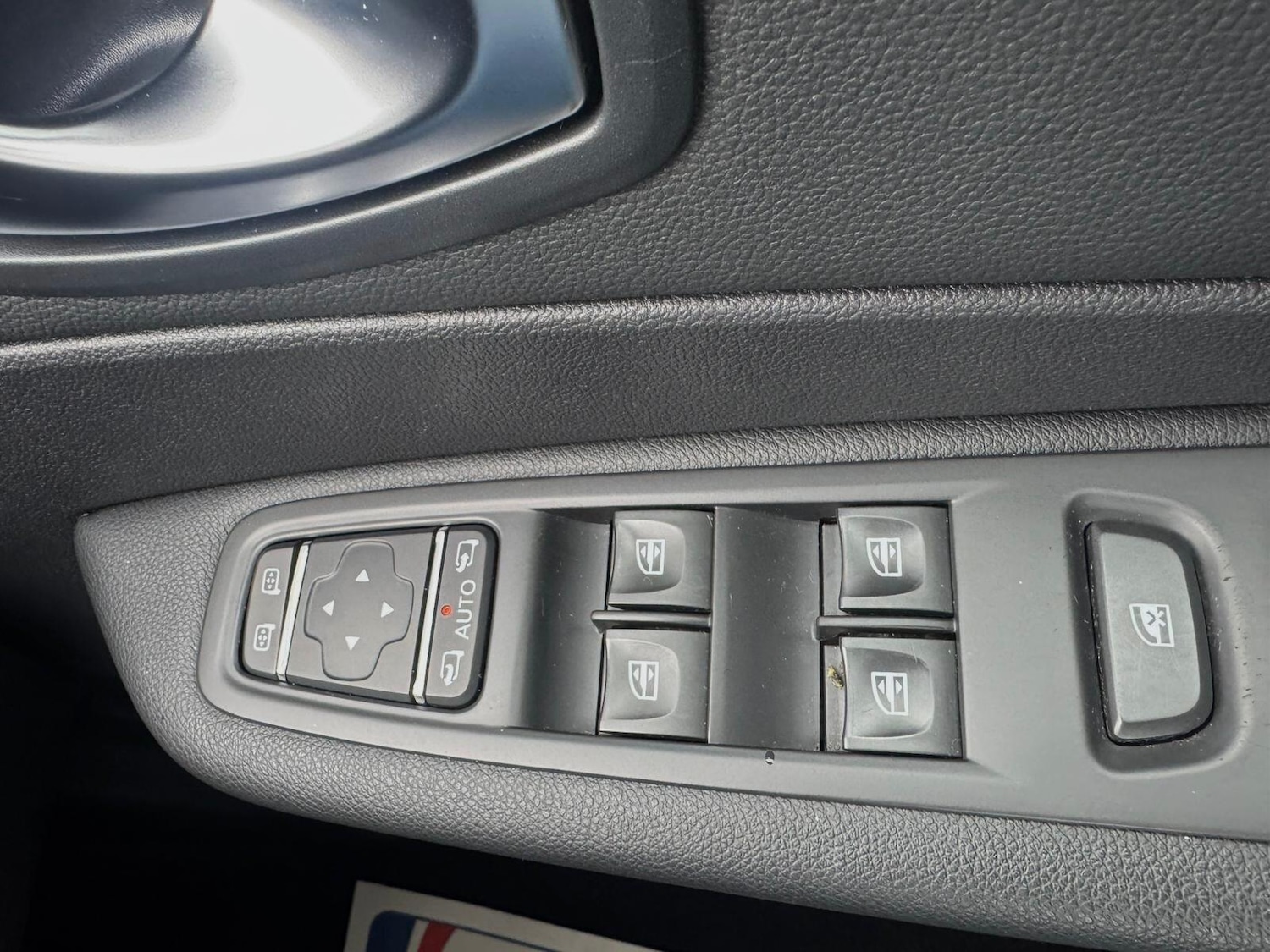 Used Renault Captur for sale - 78006360: Photo 30