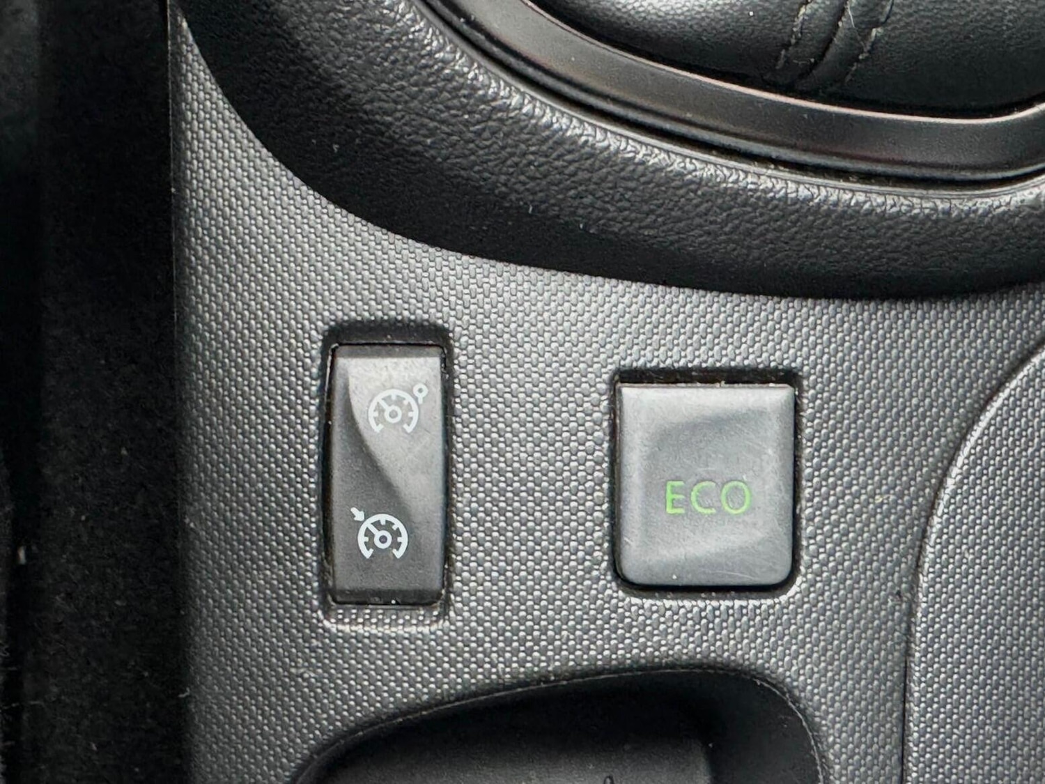 Used Renault Captur for sale - 78006360: Photo 31