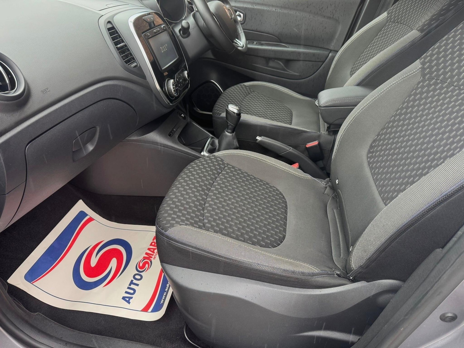 Used Renault Captur for sale - 78006360: Photo 38