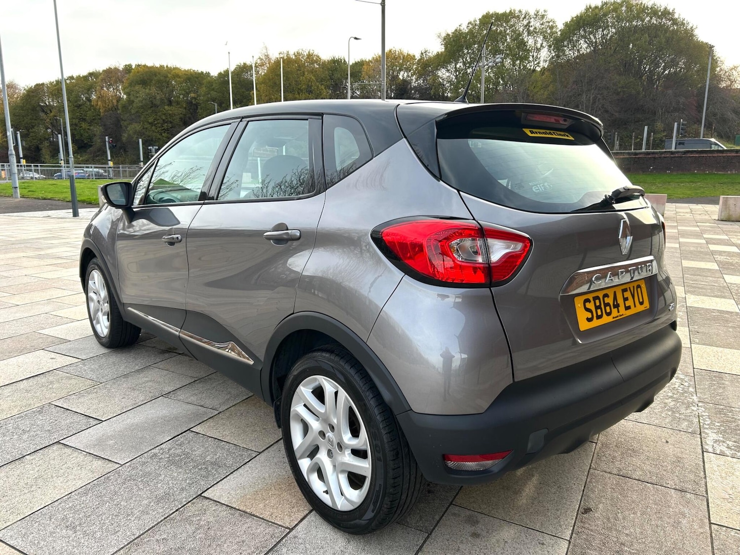 Used Renault Captur for sale - 76473498: Photo 10