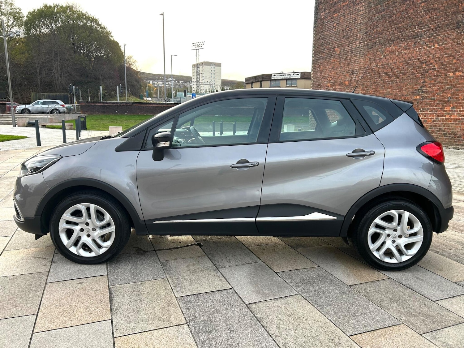 Used Renault Captur for sale - 76473498: Photo 11