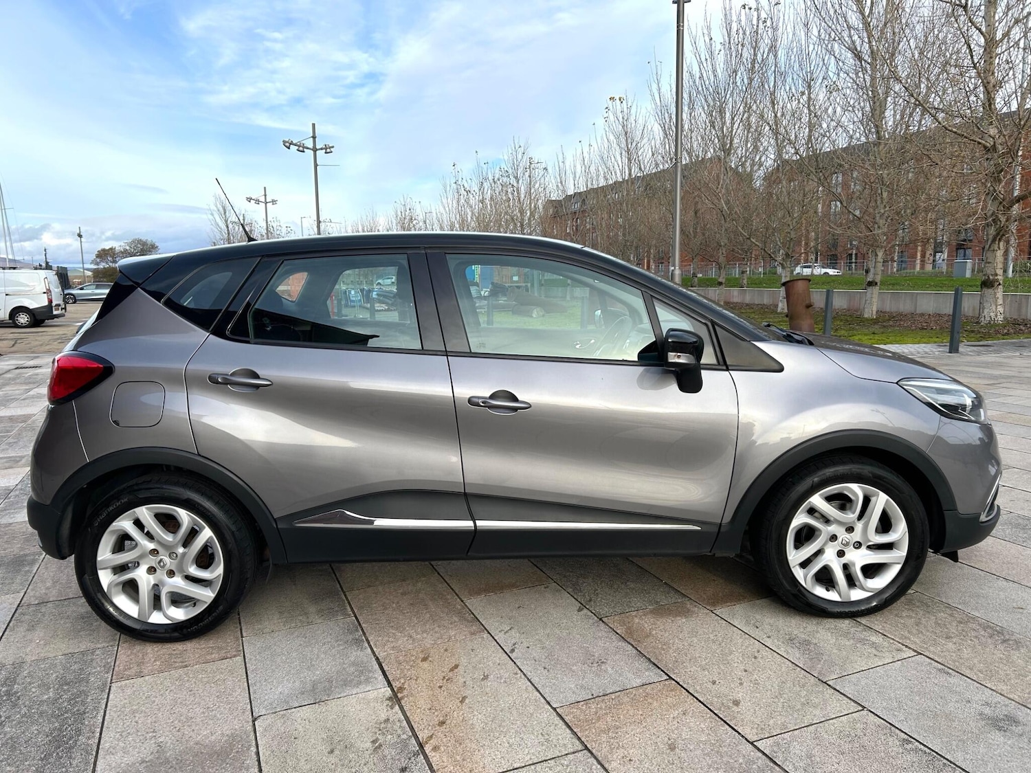 Used Renault Captur for sale - 76473498: Photo 15