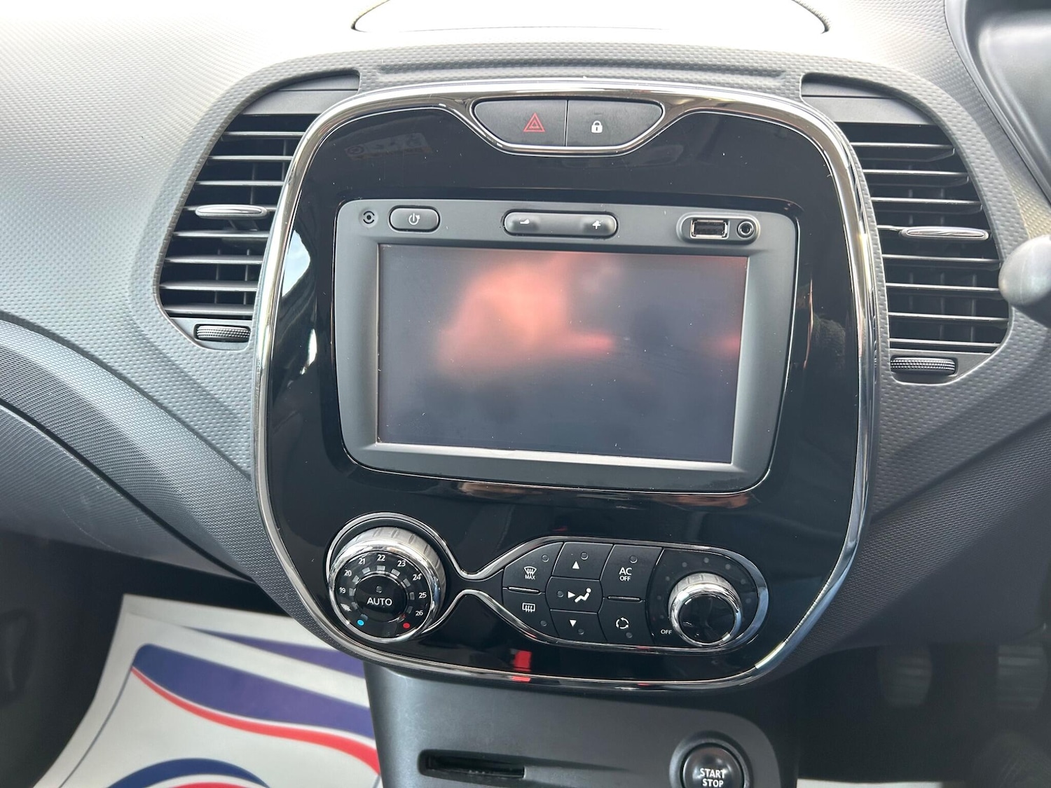 Used Renault Captur for sale - 76473498: Photo 19