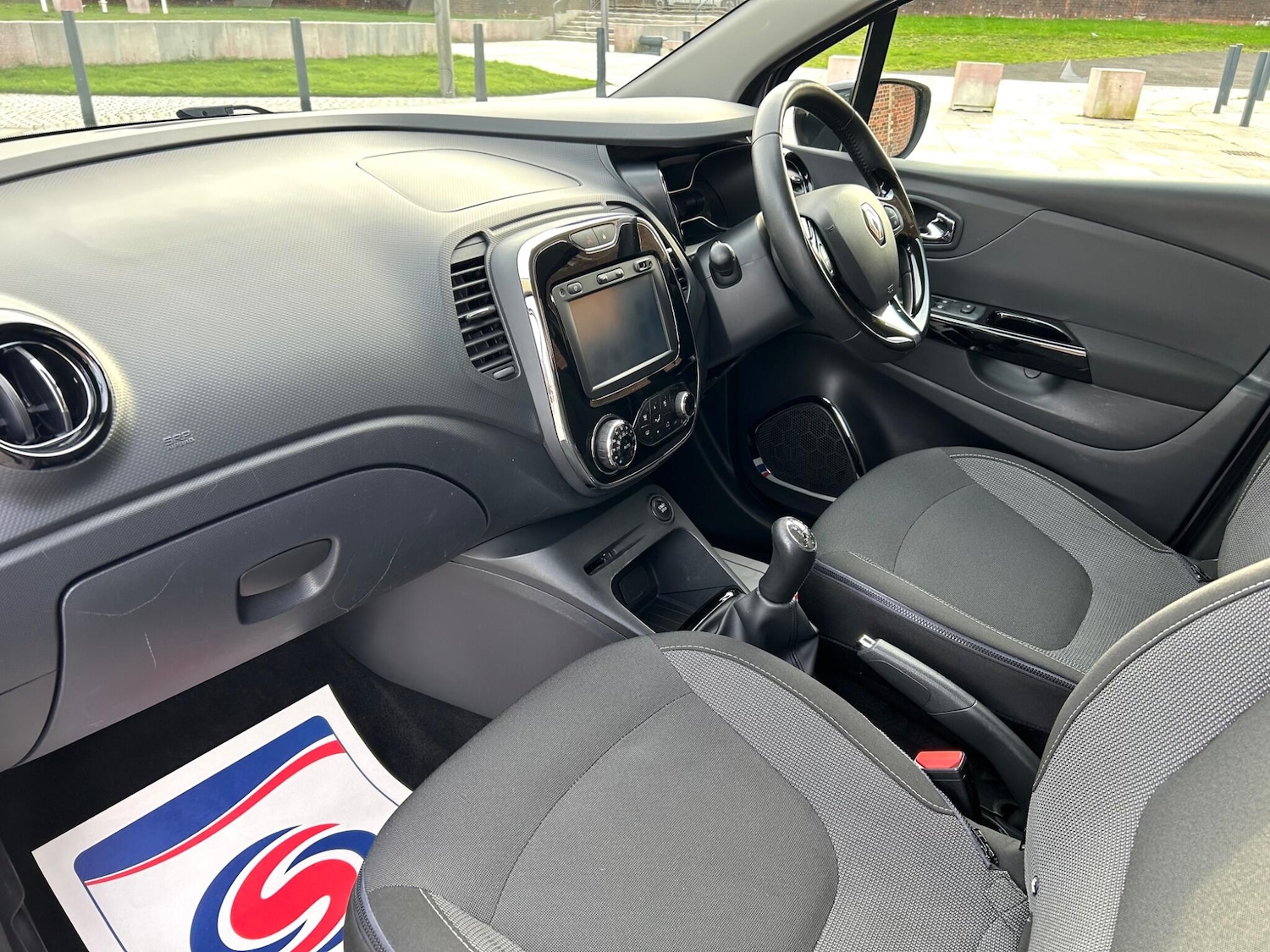 Used Renault Captur for sale - 76473498: Photo 22