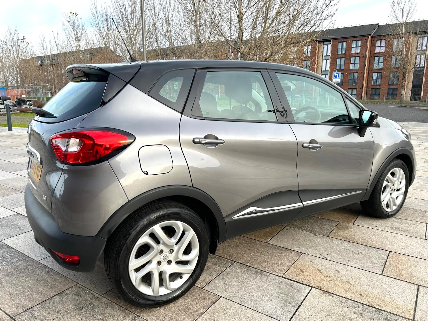 Used Renault Captur for sale - 76473498: Photo 24